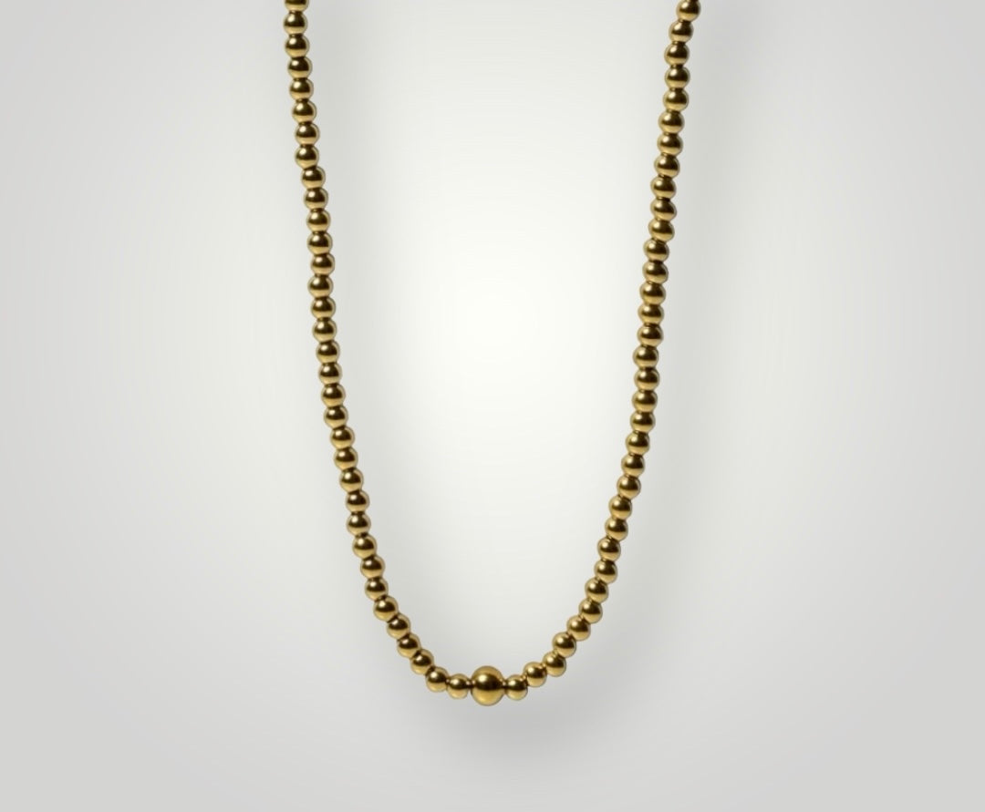 The Balance Necklace in Gold